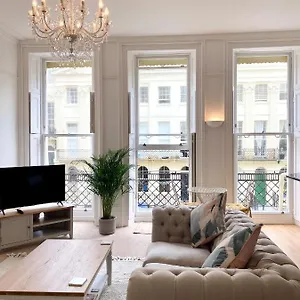 Luxury 1 Bed Flat With Balcony & Sea View Apartment