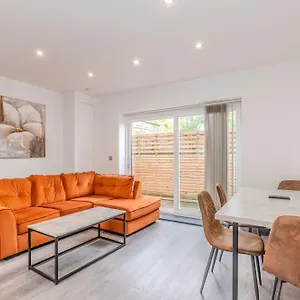 3 Bedroom Flat Bn340awil Holiday home